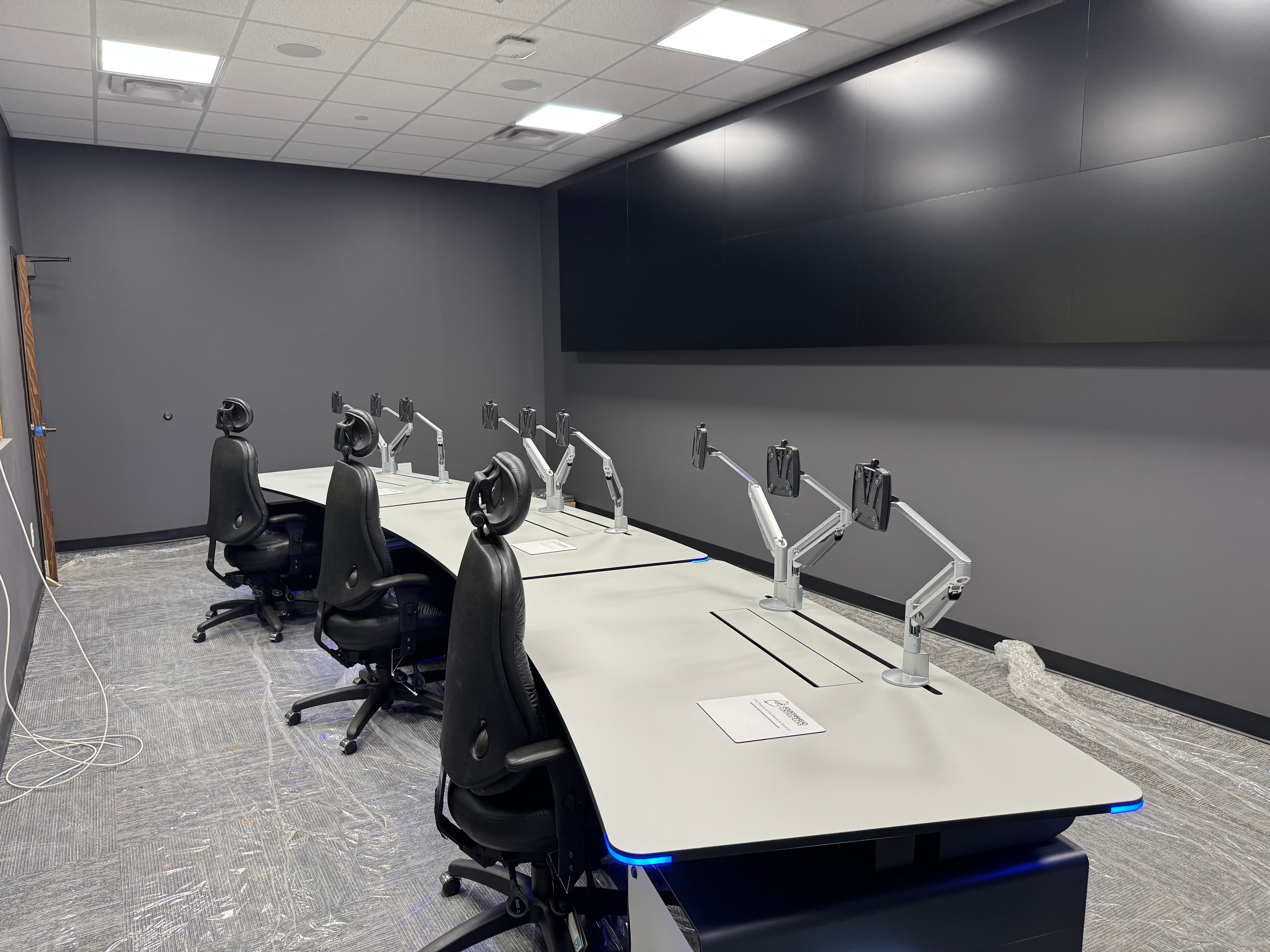 Video wall and console integration with multi-screen visualization