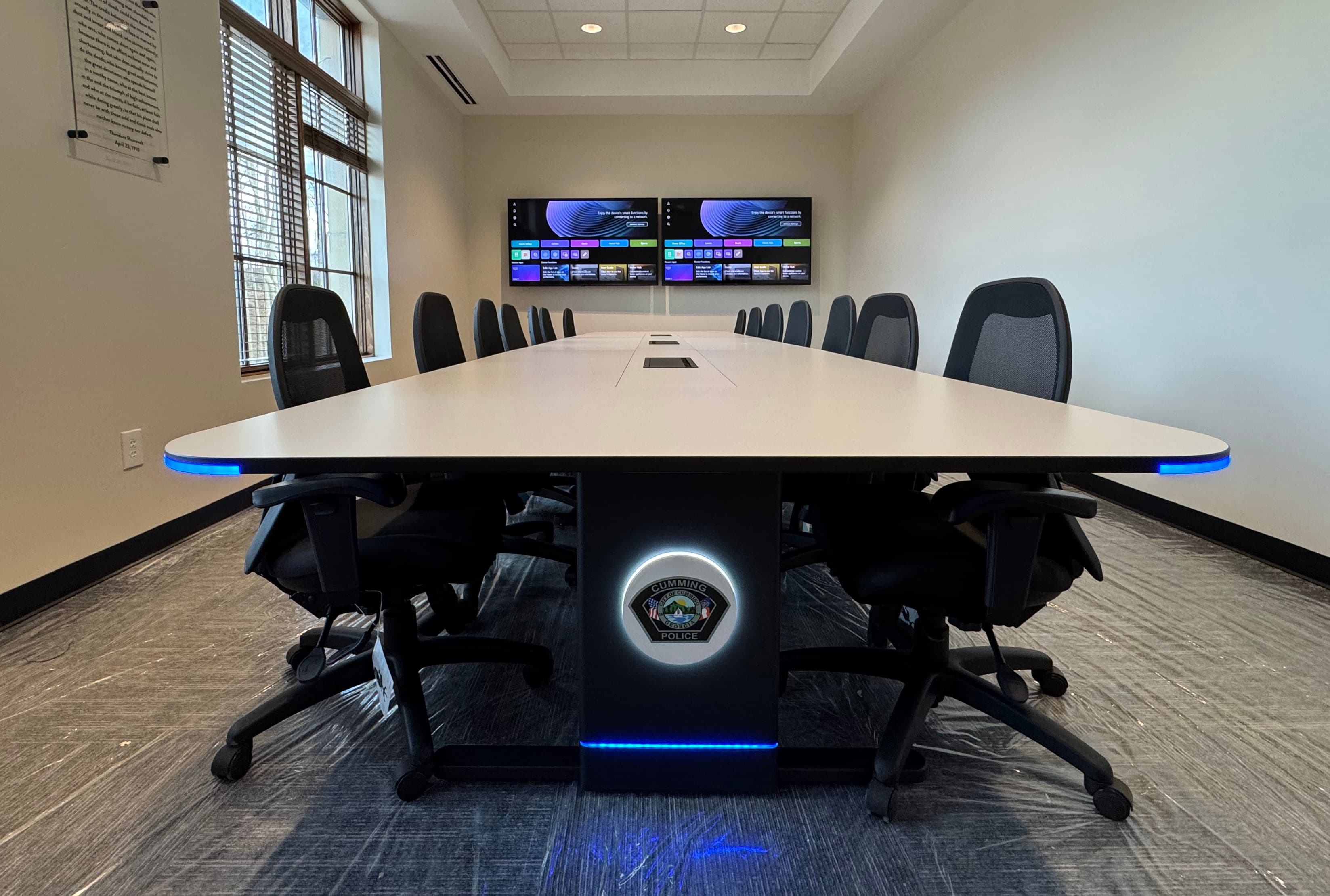 Video wall and console integration with multi-screen visualization